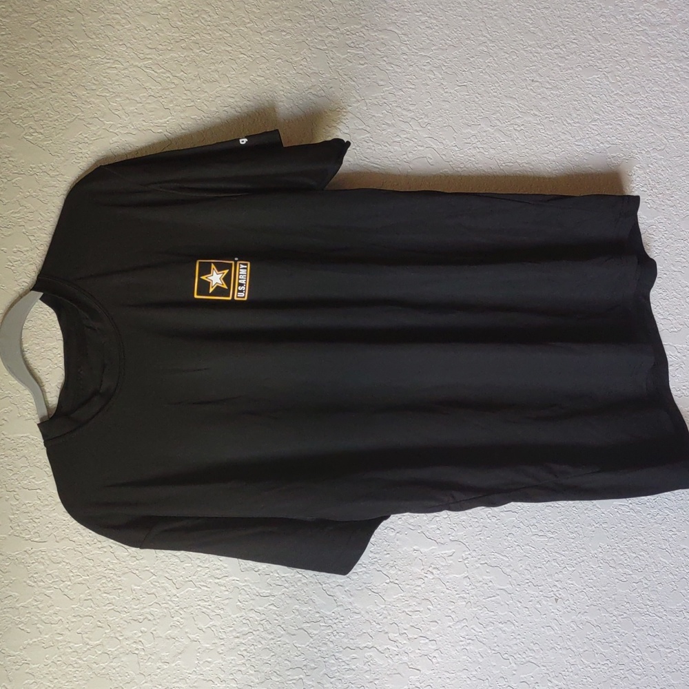 U.S. Army Physical Fitness Uniform T-Shirt (Ft. Knox) Size Medium NEW in package